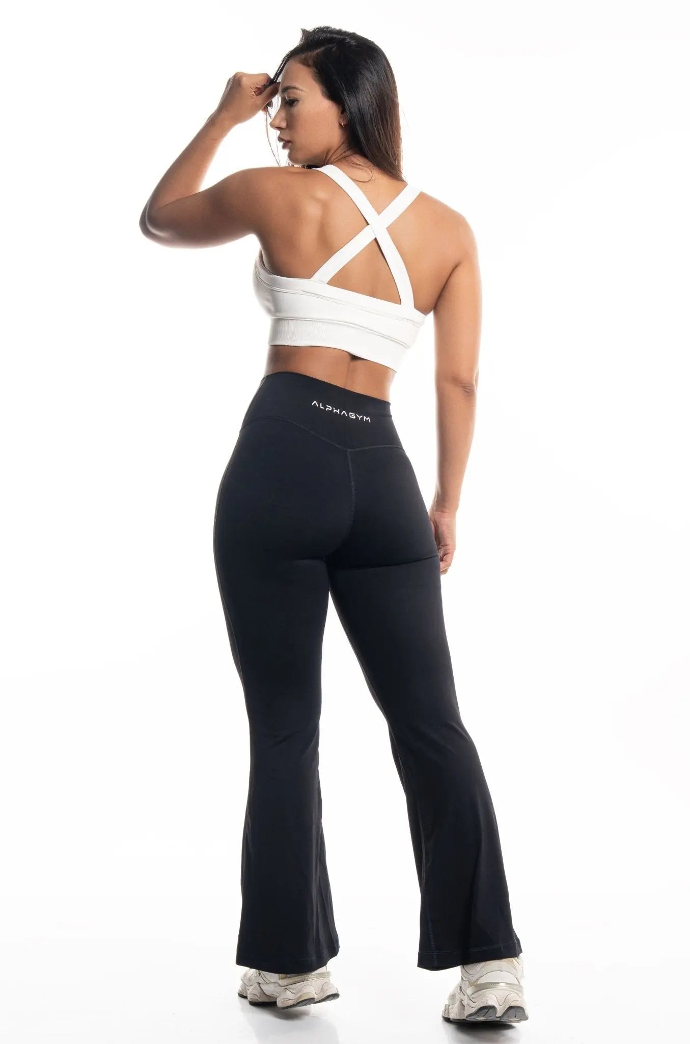 "ONAJ" SEAMLESS FLARED LEGGINGS BLACK