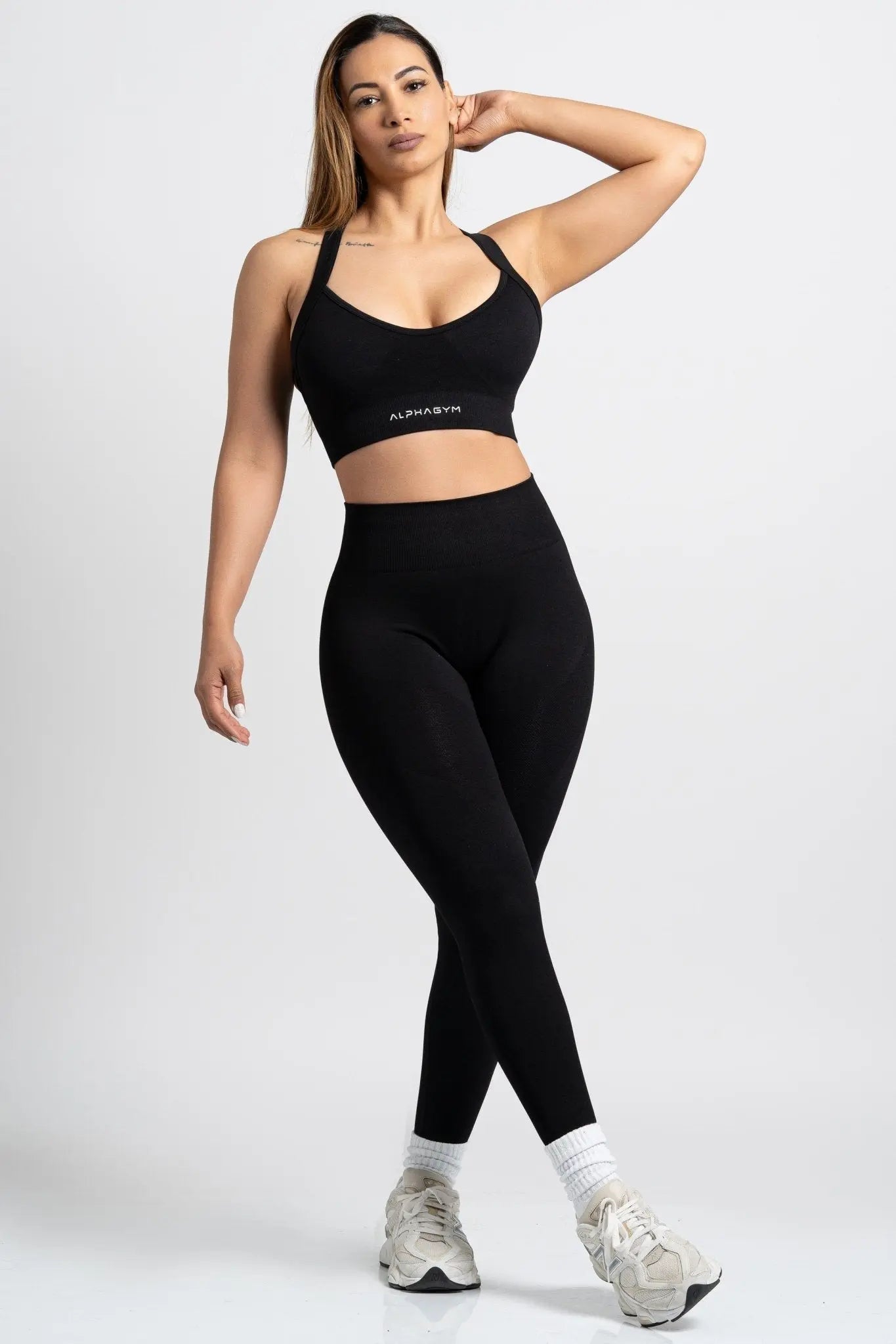 "ONAJ" SEAMLESS SCRUNCH LEGGINGS BLACK