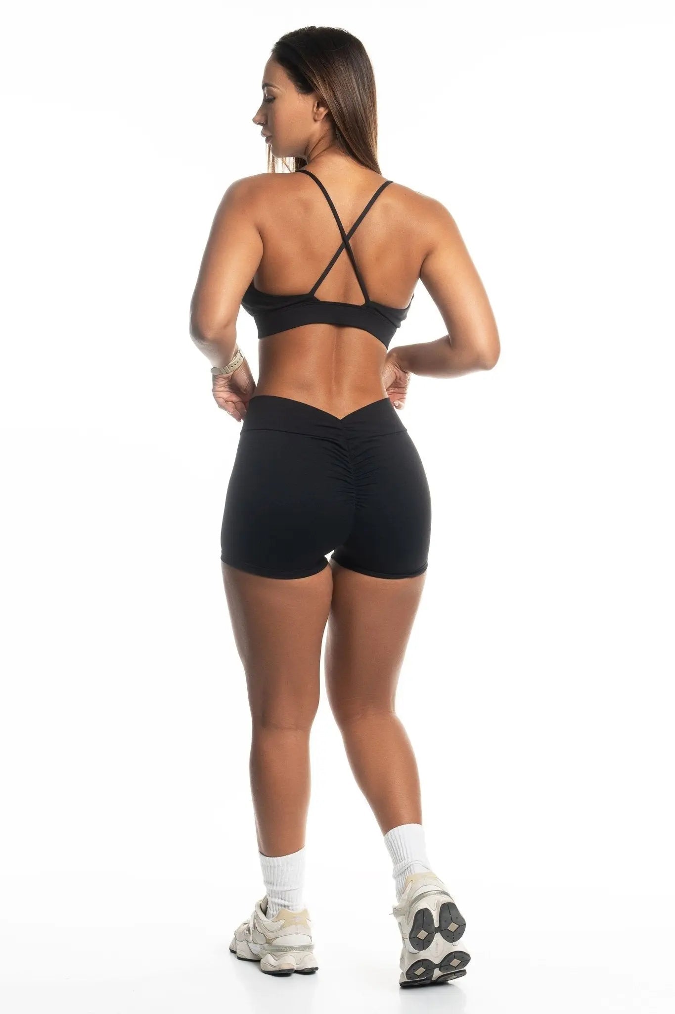 "VARIJA" SCRUNCH SHORTS BLACK