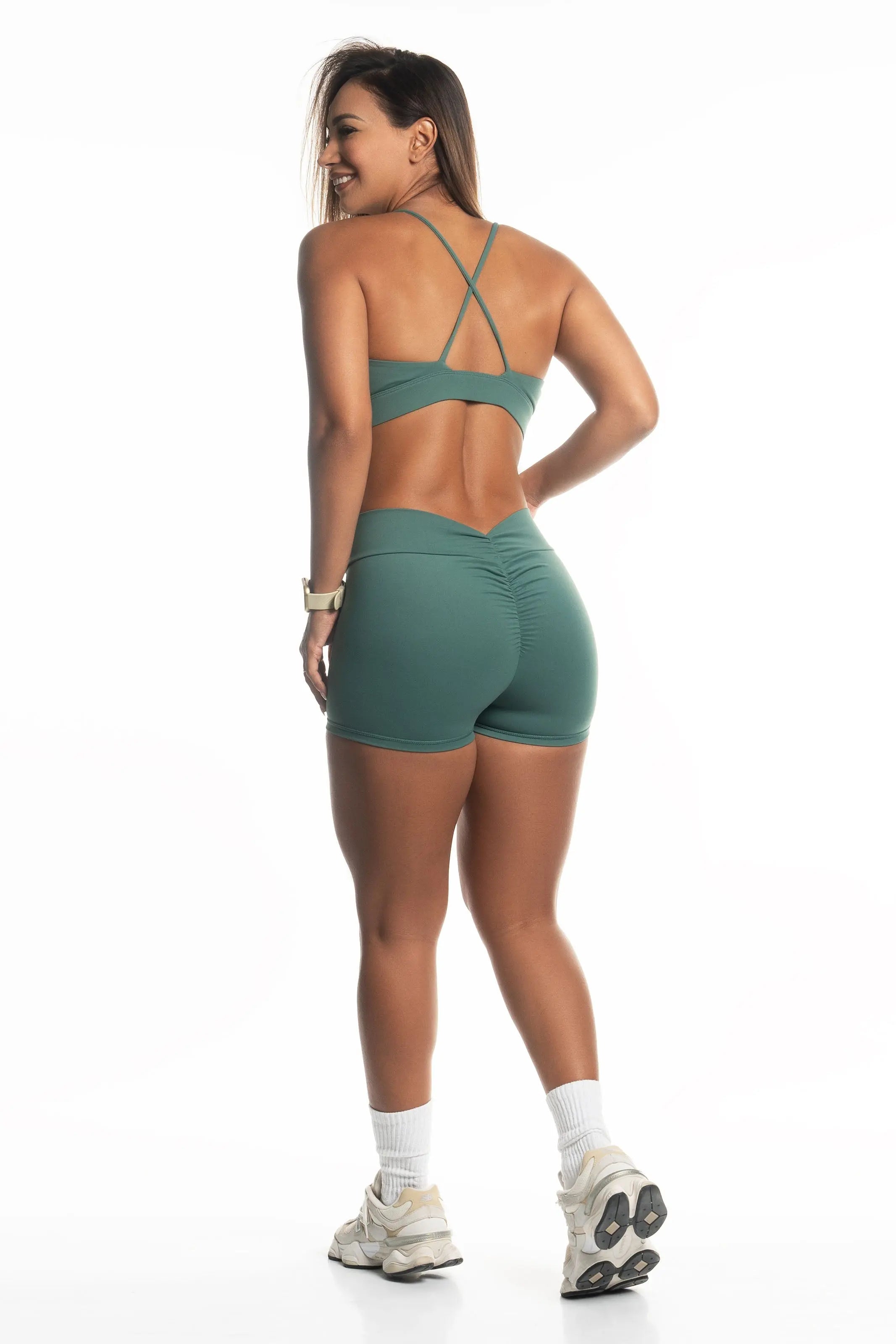 "VARIJA" SCRUNCH SHORTS GREEN